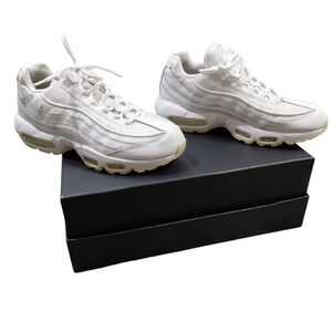 "Nike" Air Max 95, Triple White Trainers. Fantastic Condition. Sz. 8.5....